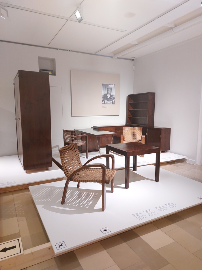 Furniture by Anna-Lülja Simidoff (and possibly Herbert Eichholzer) for family Melinzky, Graz, ca 1932, as seen in Josef Frank and the others. New furniture 1920–1940, Möbelmuseum Wien