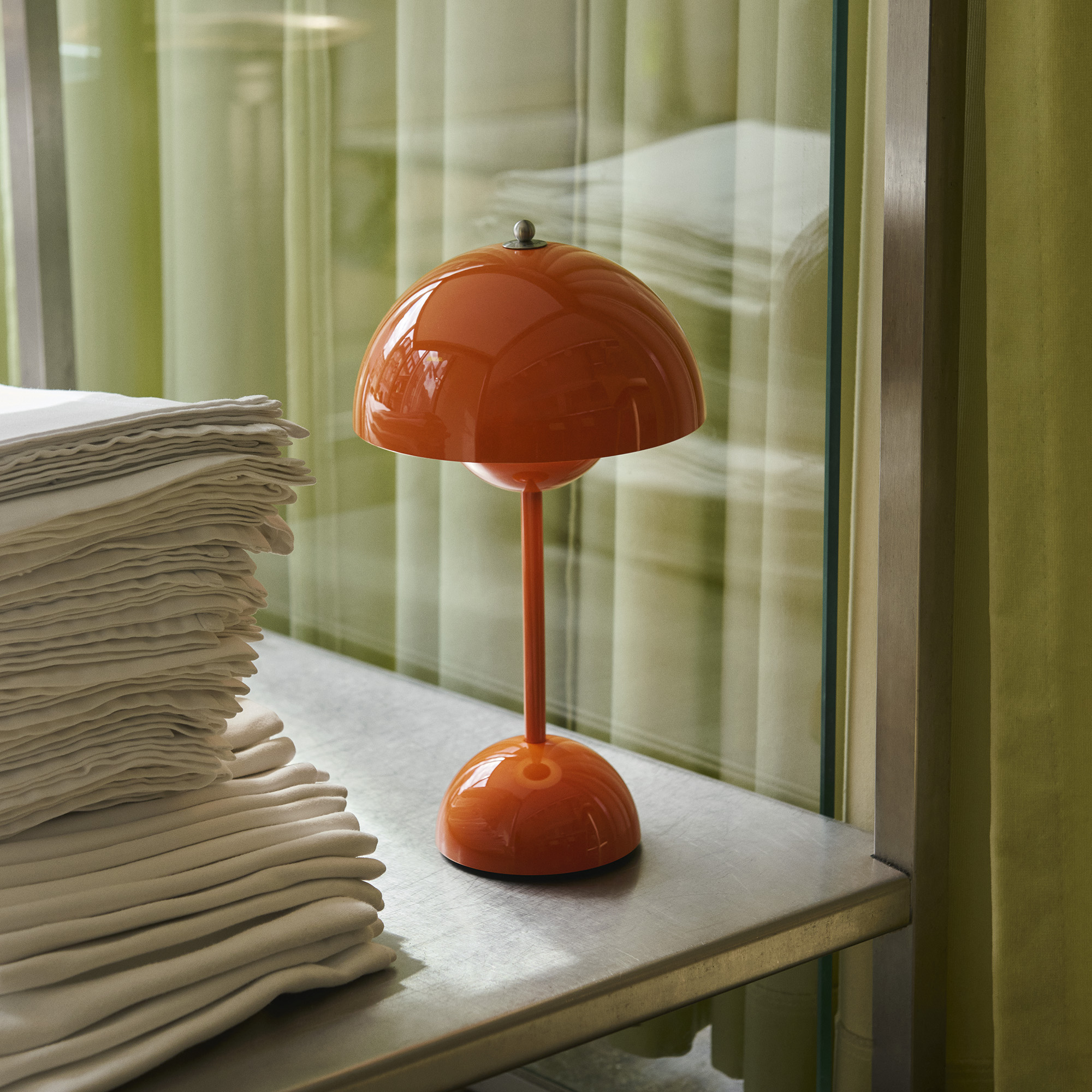 Verner Panton's Vibrant World – Interview with Carin Panton – smow