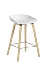 About A Stool AAS 32, Kitchen version: seat height 64 cm, Soap treated oak, White
