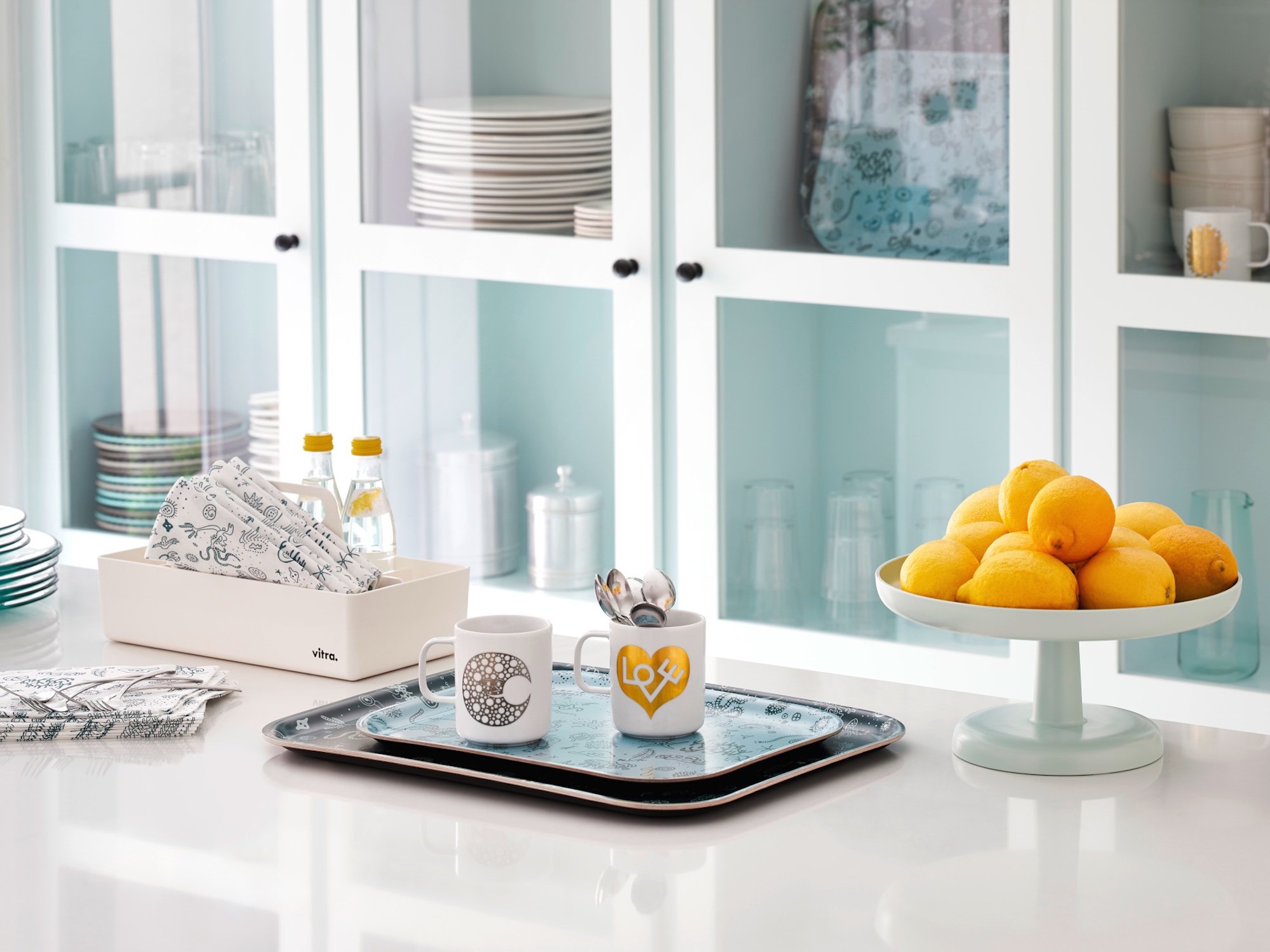 Girard Kaffeetassen online bestellen Vitra Toolbox, Girard Kaffeetassen und High Tray von Jasper Morrison