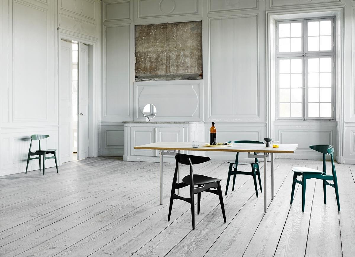 CH33T, Brick red lacquered beech | Carl Hansen & Søn | by