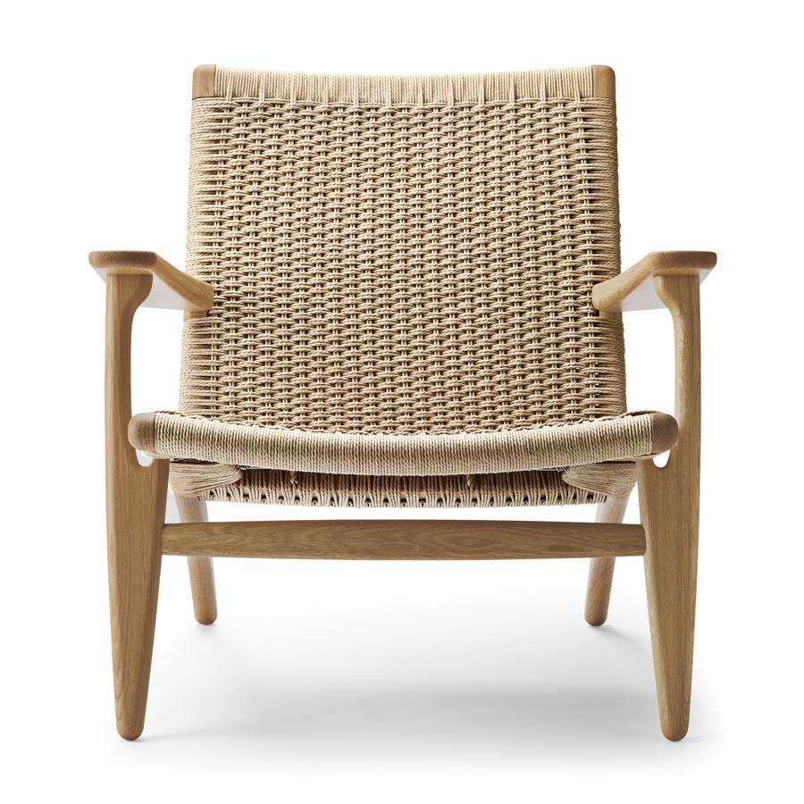 Hansen & Søn CH25 Lounge Chair by Hans J. Wegner, 1950 - Designer furniture by smow.com