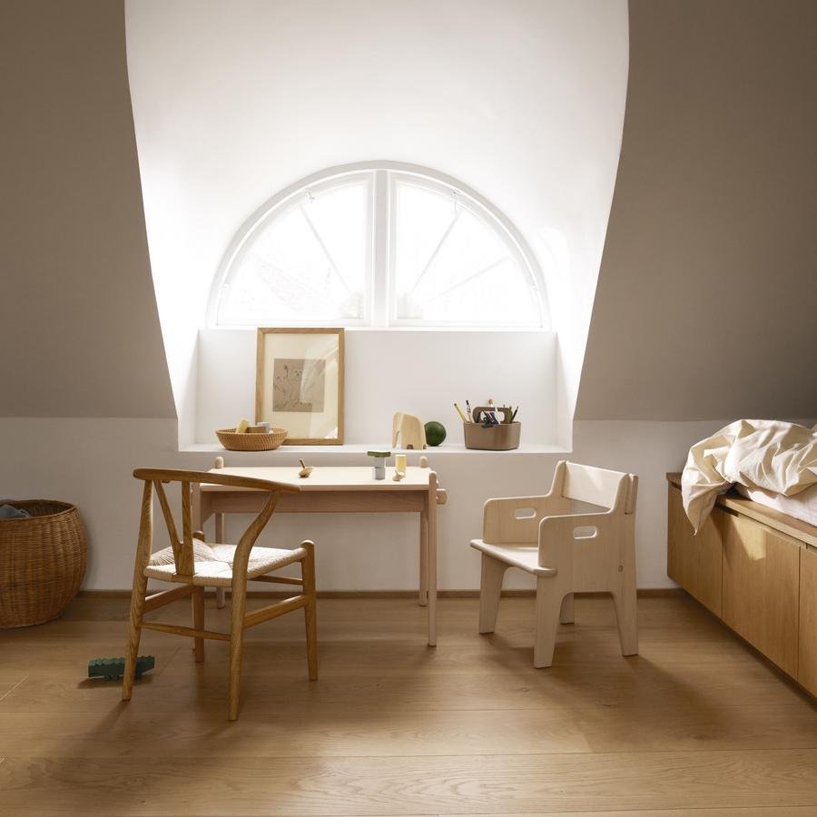 CH24 Children's Wishbone Chair | Carl Hansen & Søn | by Hans CH24 Children's Wishbone Chair | Carl Hansen & Søn | by Hans