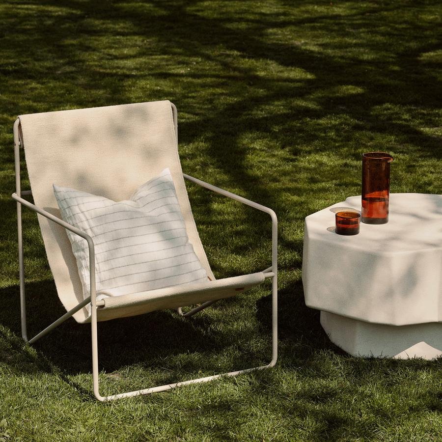 える　ferm LIVING Desert Lounge Chair Desert Lounge Chair - Black/Solid Cashmere by ferm LIVING