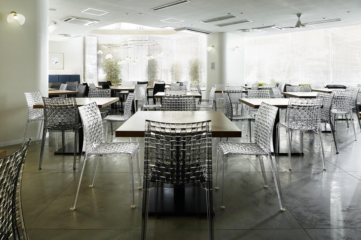 Kartell Ami Ami アミアミチェア 白 Kartell Ami Ami Chair (Set of 2) - 2Modern
