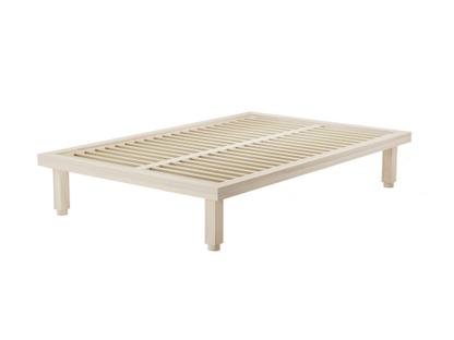 Objekte unserer Tage Kaya Bed, 160 x 200 (Medium), Waxed ash with white pigment by OUT, 2022 - Designer furniture by smow.com