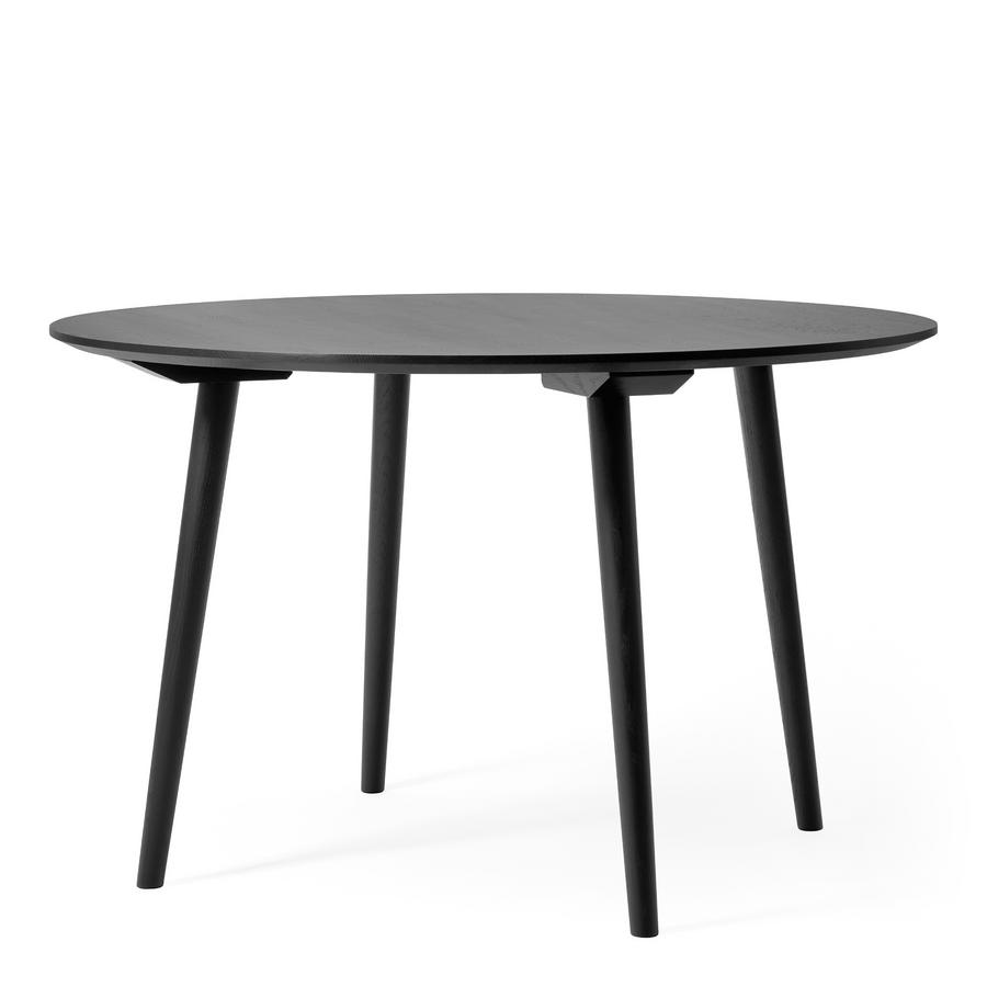 &Tradition In Between Round Table, Ø 120 cm, Black lacquered oak by Sami  Kallio, 2014 - Designer furniture by smow.com