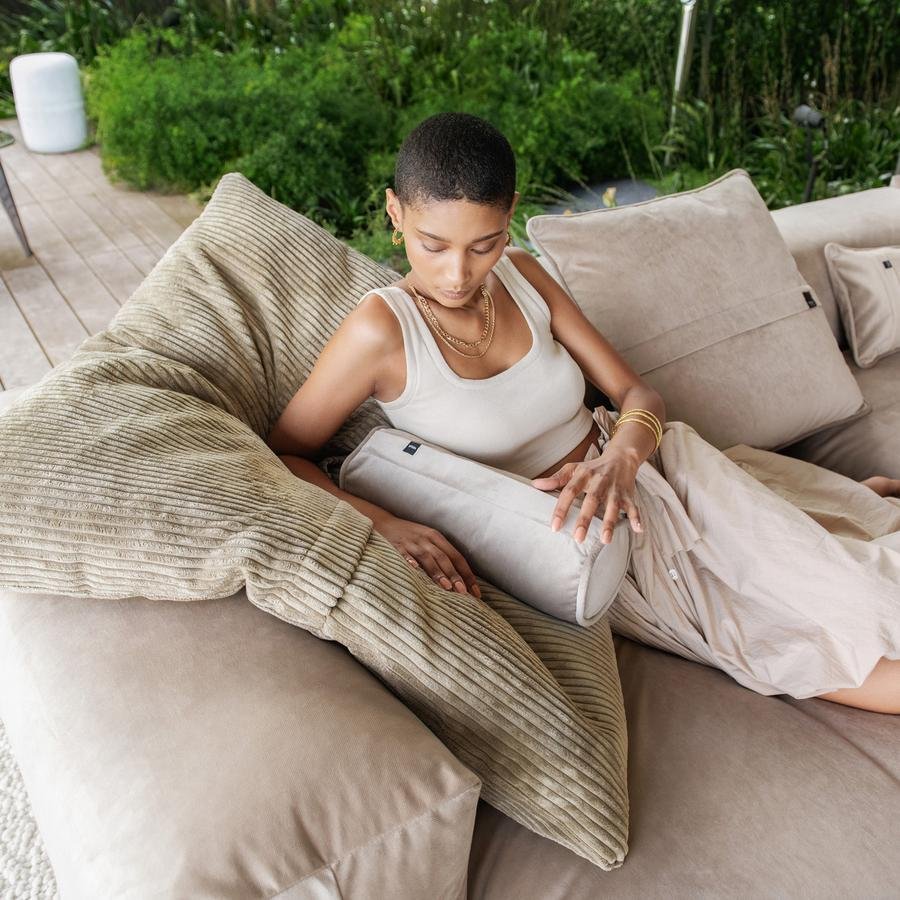Two Seat Sofa M, Cord velours - Sand | Vetsak | Sofa
