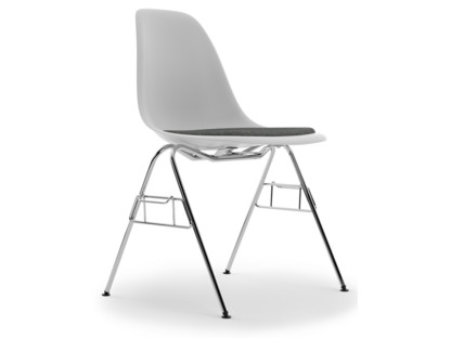 Eames Plastic Side Chair RE DSS Cotton white|With seat upholstery|Nero / ivory|With linking element (DSS)
