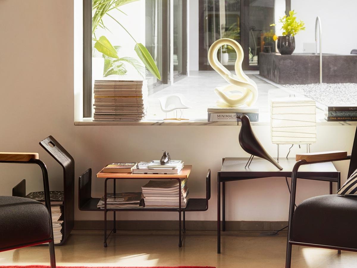 Vitra Design Museum ミニチュア La Chaise Miniature Charles & Ray Eames La Chaise produced by Vitra