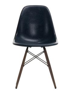 Eames Fiberglass Chair DSW Eames navy blue|Dark maple