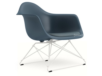 Eames Plastic Armchair RE LAR Sea blue|Seat upholstery ice blue / moor brown|Coated white