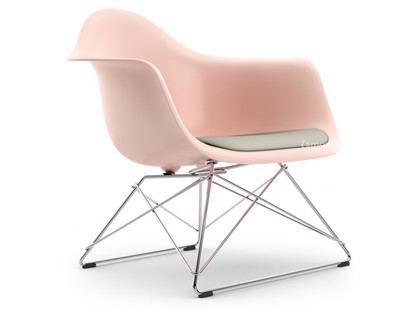 Eames Plastic Armchair RE LAR Pale rose|Seat upholstery warm grey / ivory|Chrome-plated