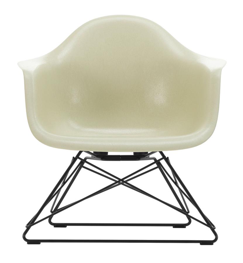 Vitra Eames Fiberglass Armchair Lar, Eames Chair Fiberglass Vs Plastic