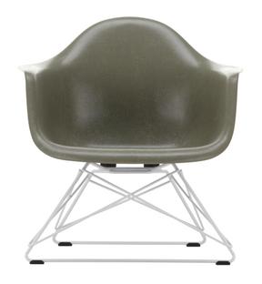 Eames Fiberglass Armchair LAR Eames raw umber|White