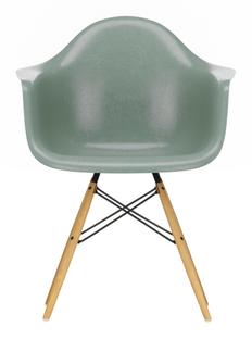 Eames Fiberglass Armchair DAW Eames sea foam green|Ash honey tone