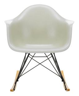 Eames Fiberglass Armchair RAR Eames parchment|Coated basic dark|Yellowish maple