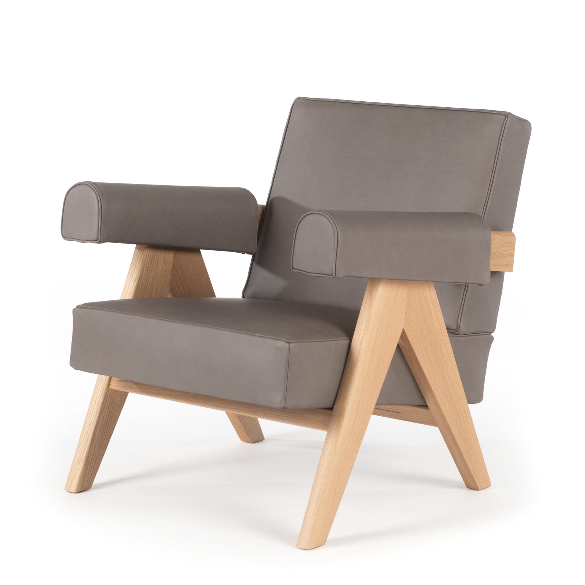 cassina　053 CAPITOL COMPLEX ARMCHAIR Capitol Complex Armchair by Hommage à Pierre Jeanneret | Cassina
