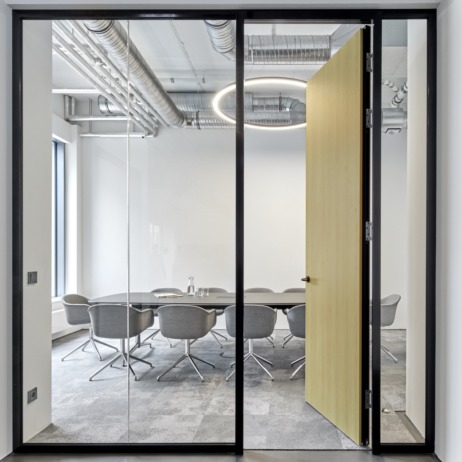 Ebiquity smow Hamburg meeting room