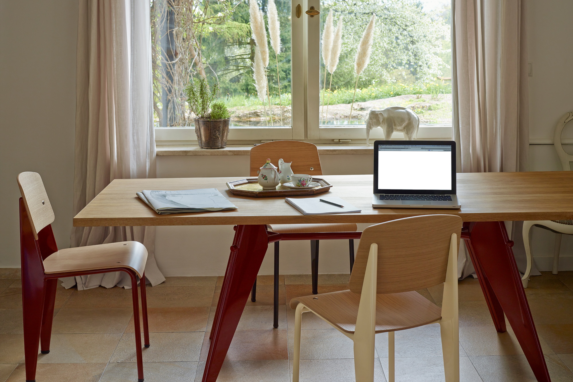 Vitra EM Table