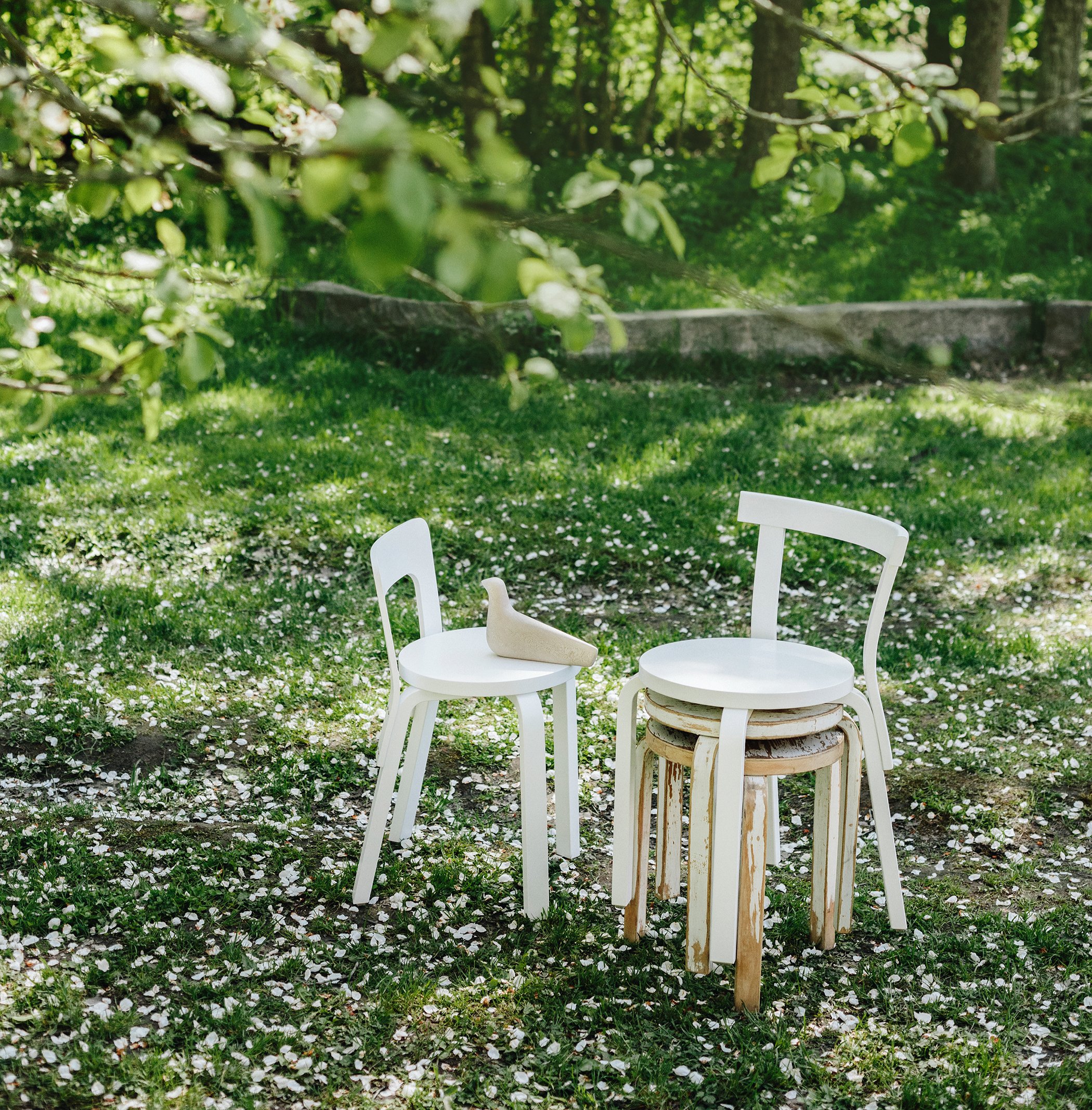 Children's Stool N65, Seat white laminate, Legs birch clear