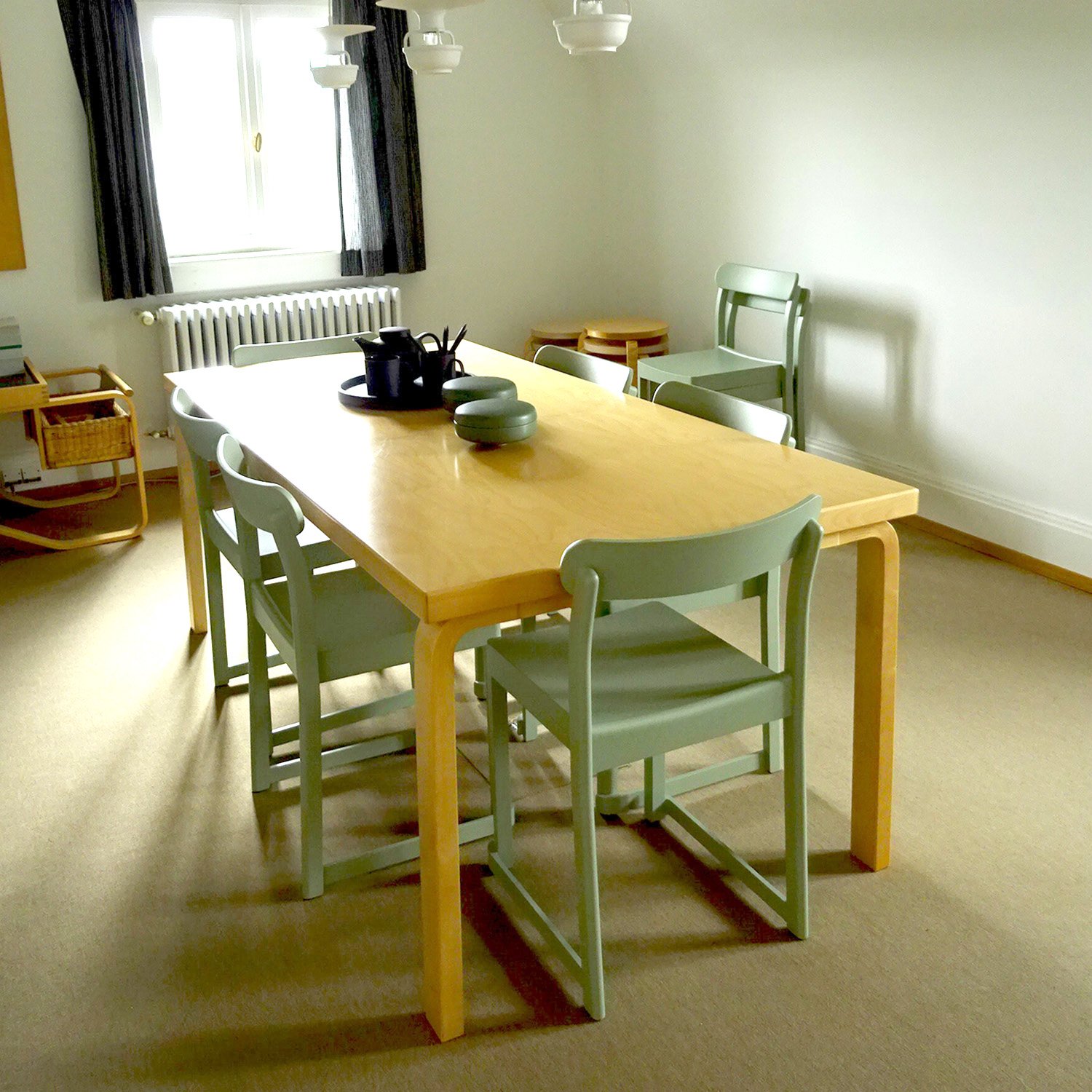 Tables 81B / 82B / 83, laminate white, 135 x 85 cm (82B) | Artek