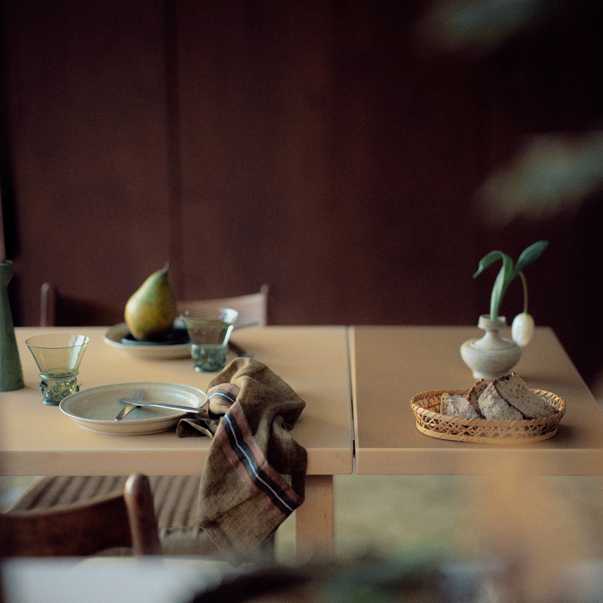 Aalto Folding Table , Lino olive/pistachio green | Artek | by