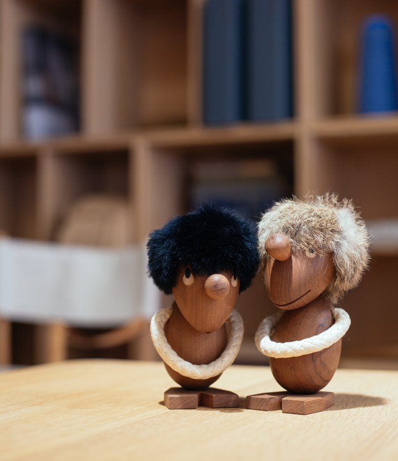 最終価格　ARCHITECT MADE PESSIMIST & optimist Optimist & Pessimist Wooden Figure, Pessimist | Architectmade