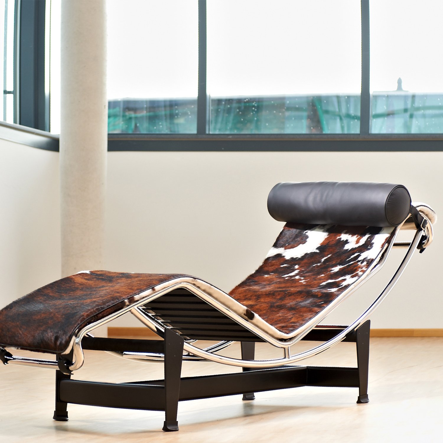 Chaise longue à reglage continu, Matt black lacqured, Leather black