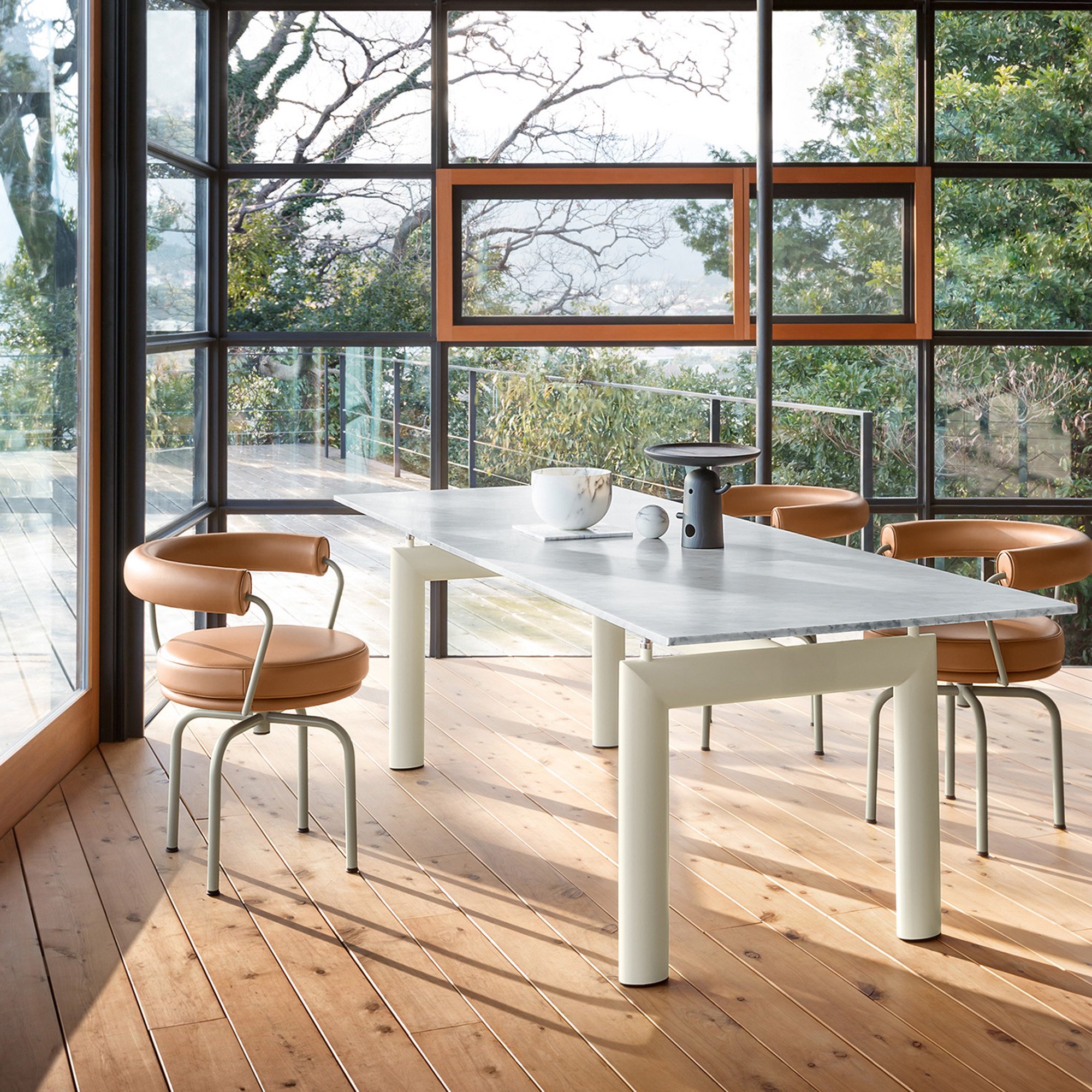 6 Table tube d'avion | Cassina | by Le Corbusier, Pierre Jeanneret