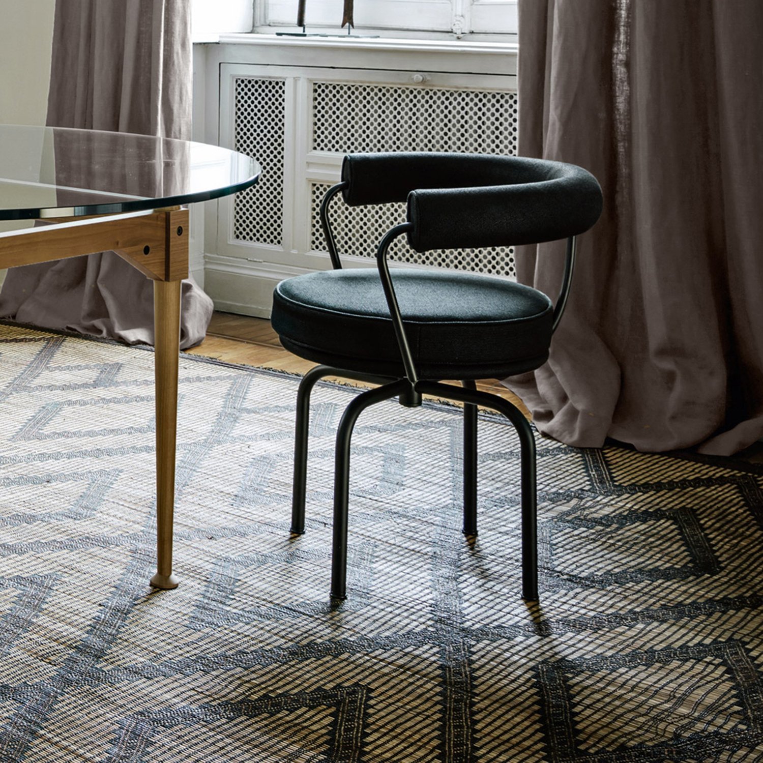 7 Fauteuil tournant | Cassina | by Le Corbusier, Pierre