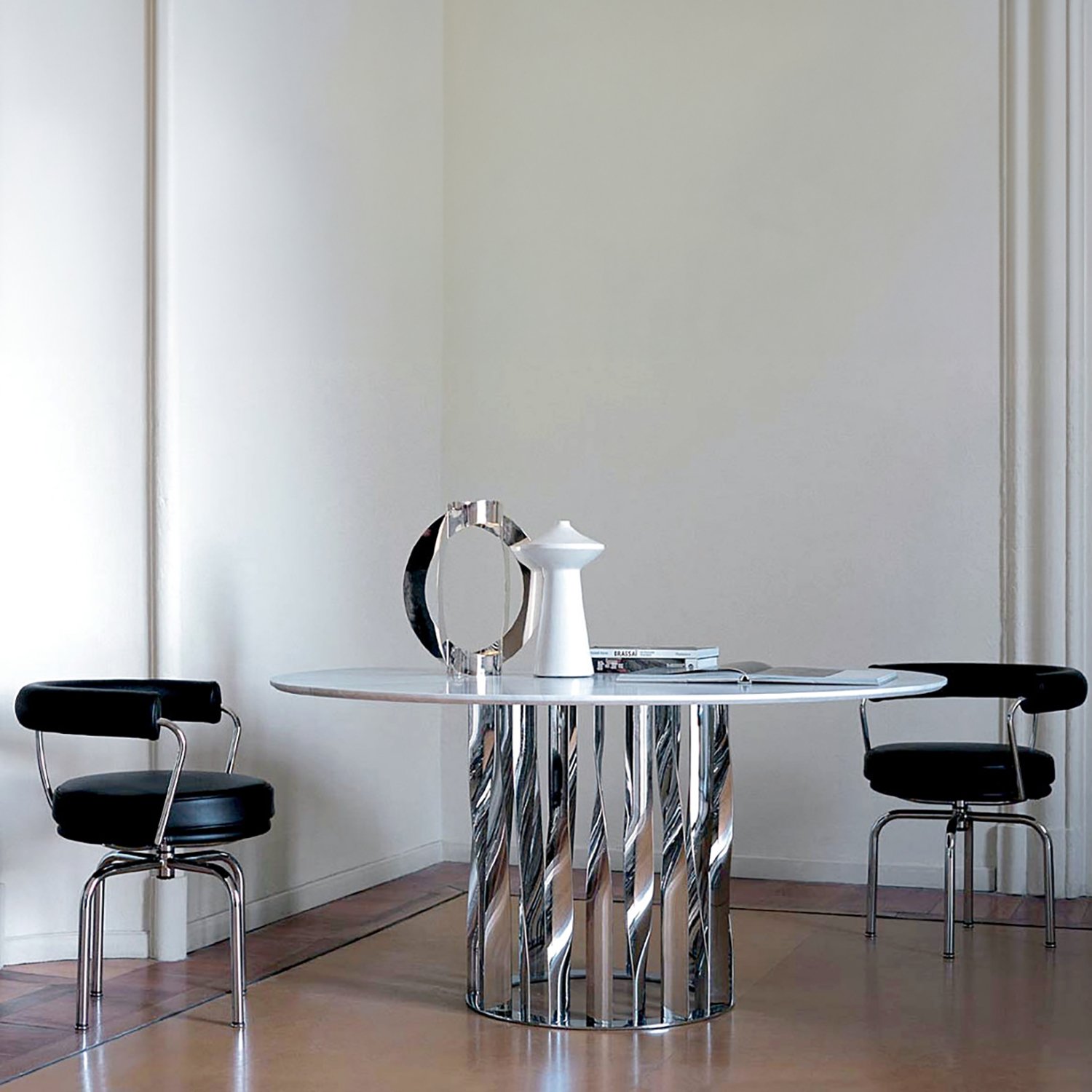 7 Fauteuil tournant | Cassina | by Le Corbusier, Pierre Jeanneret