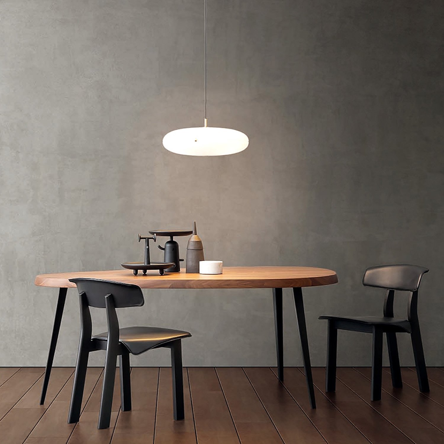 560 Back-Wing Chair, Graphite black | Cassina | Cassina - Designer