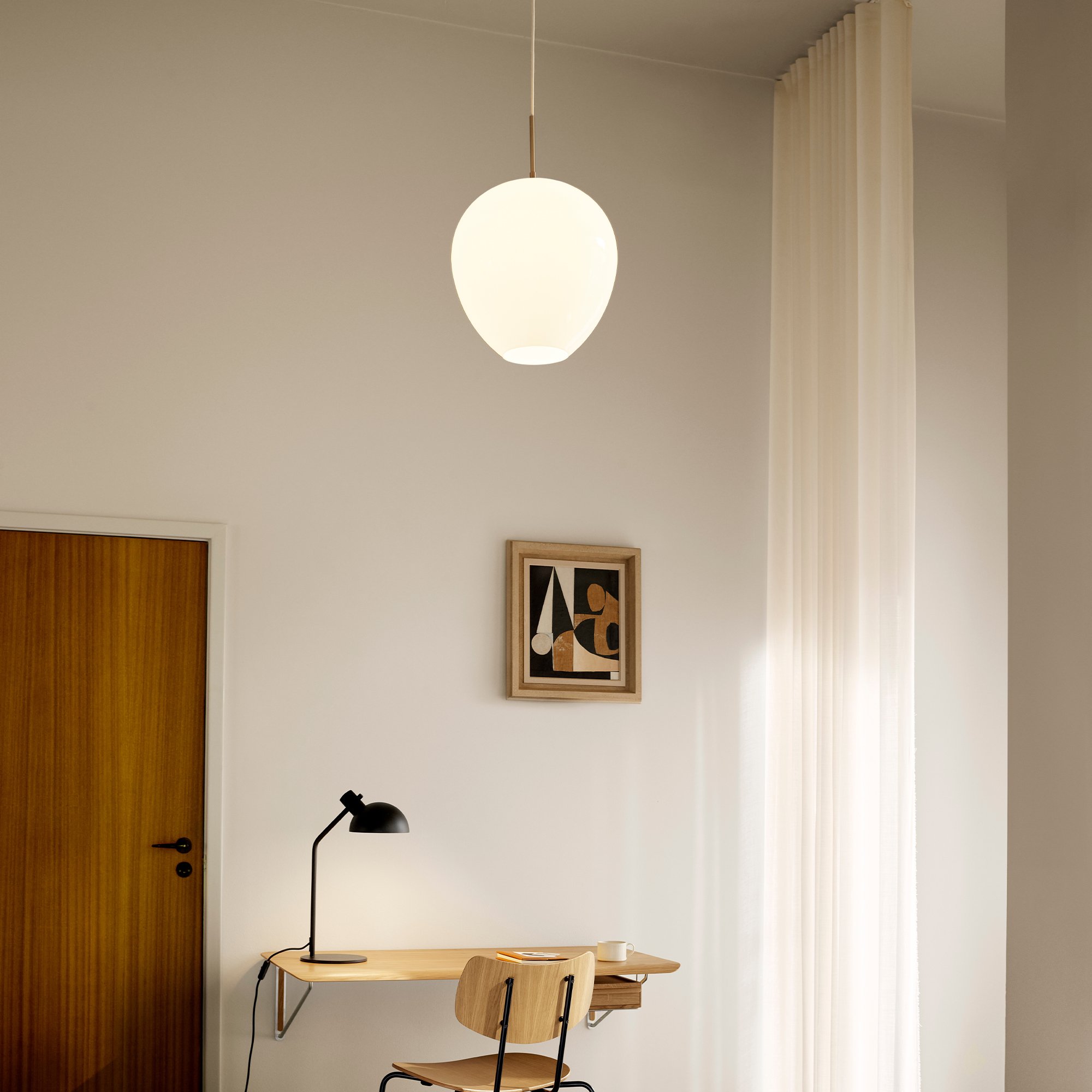 Tulip Pendant Lamp, Ø 36 cm | Carl Hansen & Søn | Pendant Lights