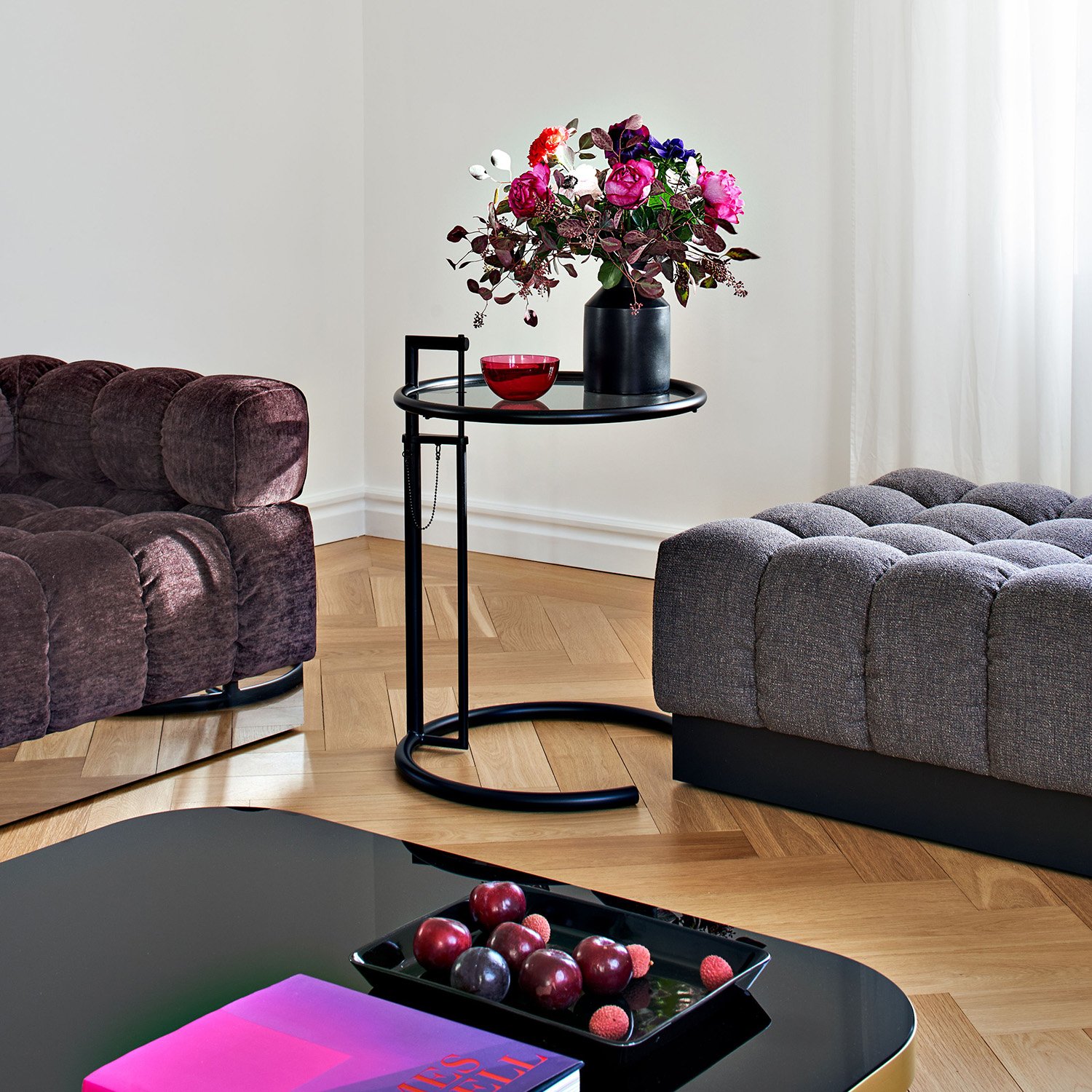 Adjustable Table E 1027 Black Version, Black metal top | ClassiCon