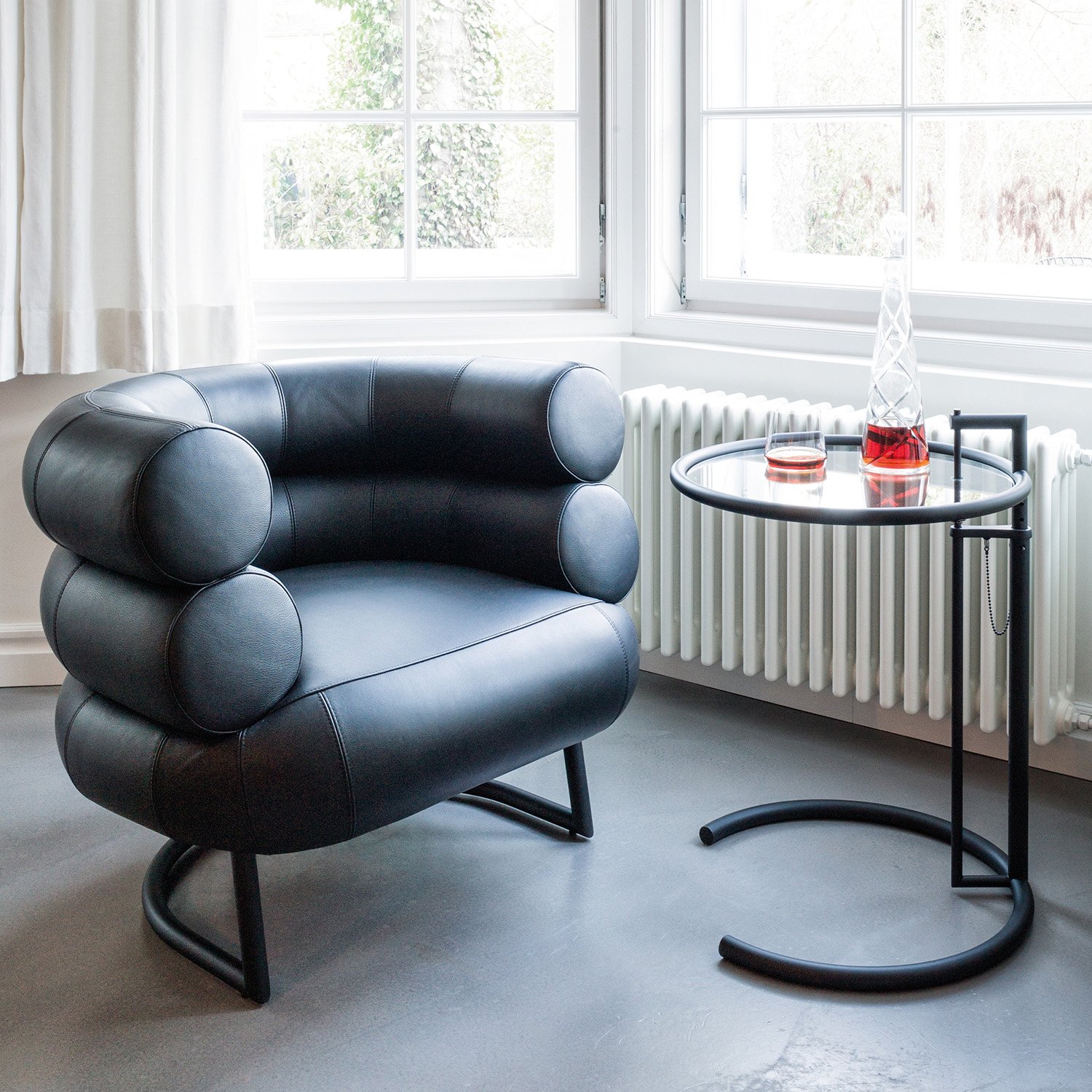 Adjustable Table E 1027 Black Version, Crystal glass clear