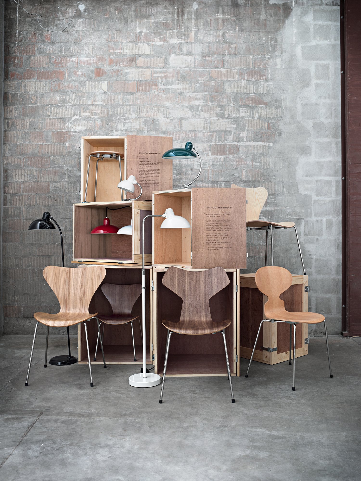 Fritz Hansen GRAND PRIX CHAIR ブラック Fritz Hansen Grand Prix Dining Chair - Wood Legs