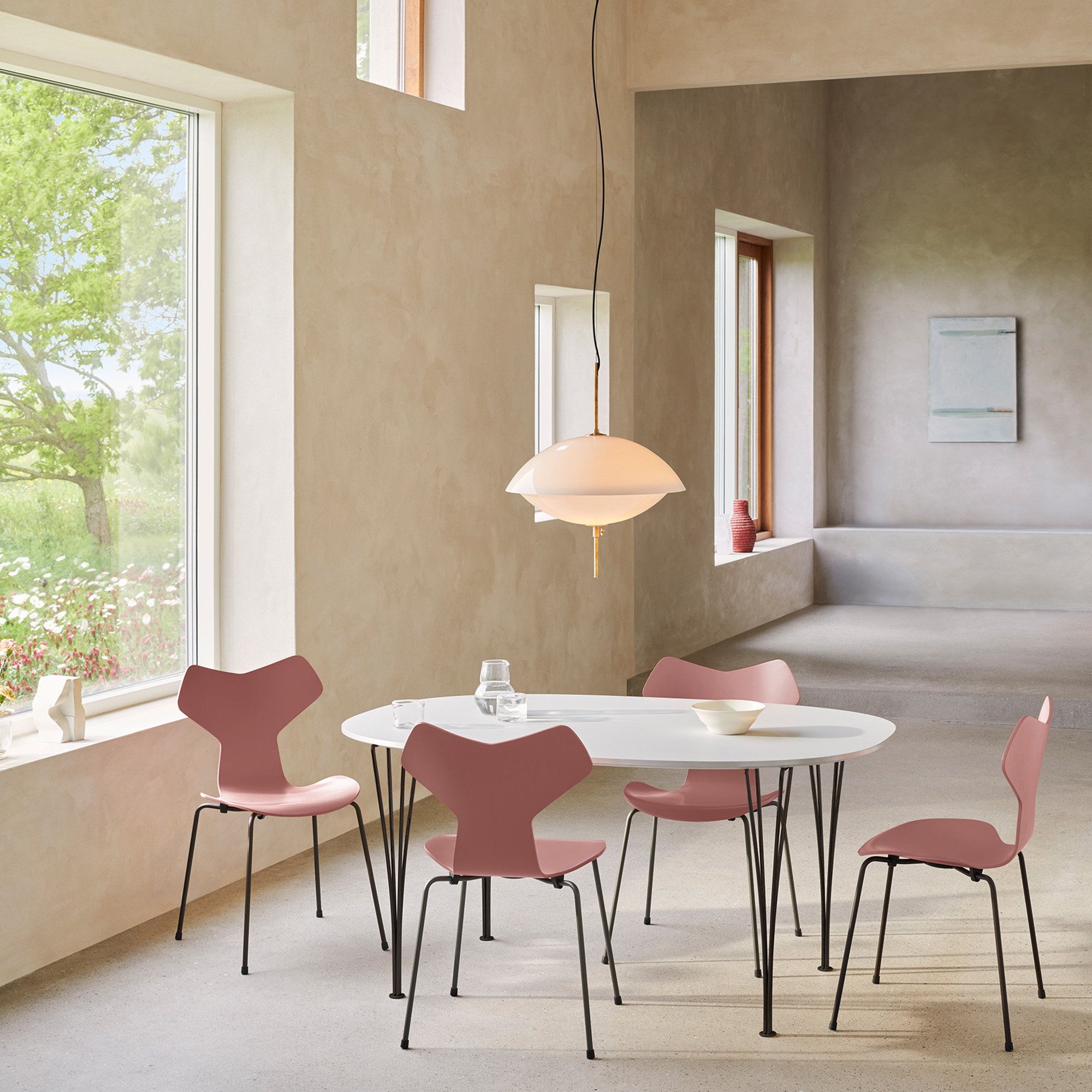 Superellipse Table, 180 x 120 cm, Walnut with veneer edge | Fritz