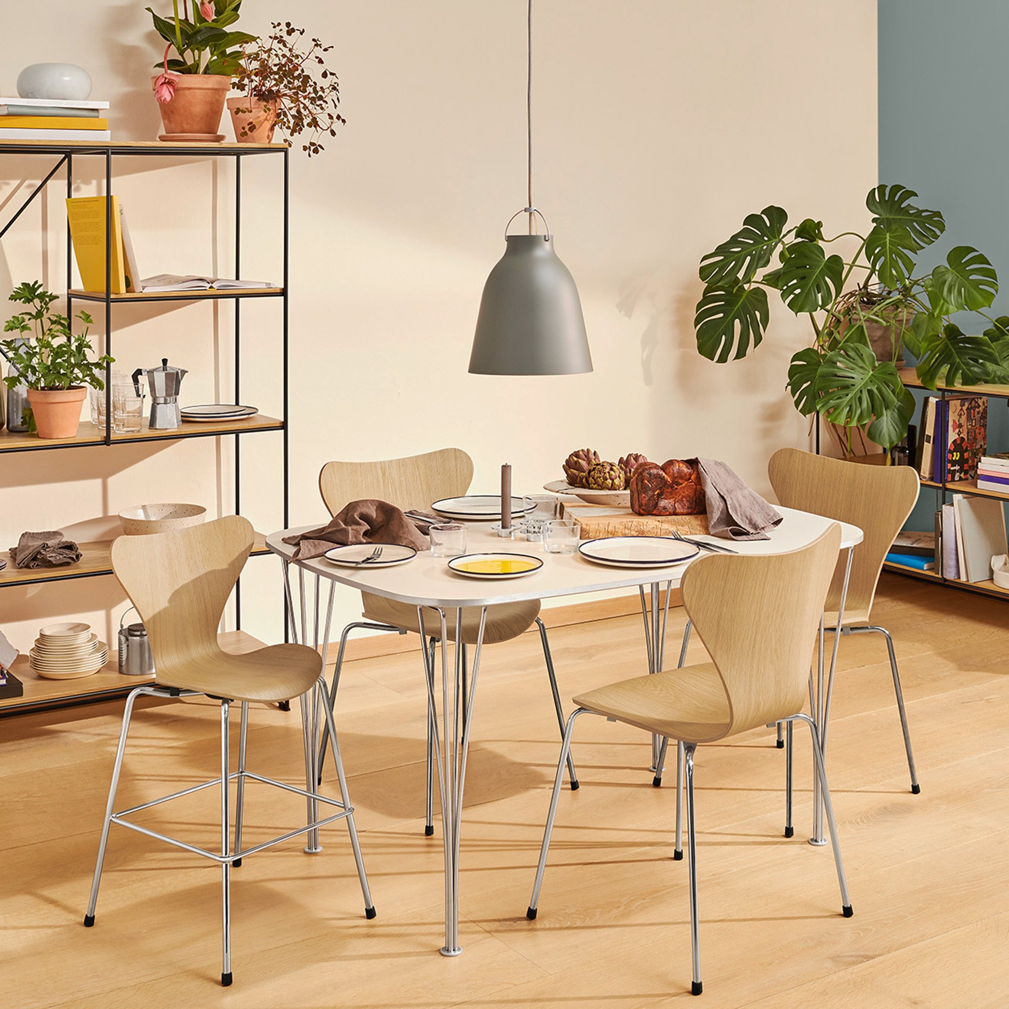 Superellipse Table, 180 x 120 cm, Walnut with veneer edge | Fritz