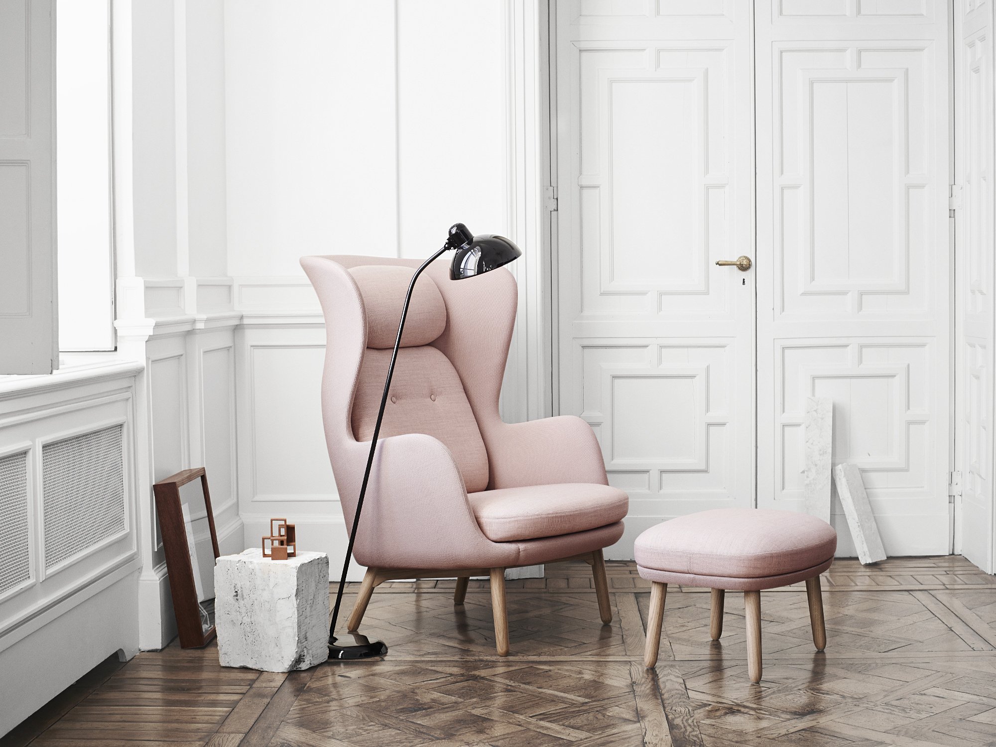 Kaiser Idell 6556-F Floor Lamp, Matt black | Fritz Hansen