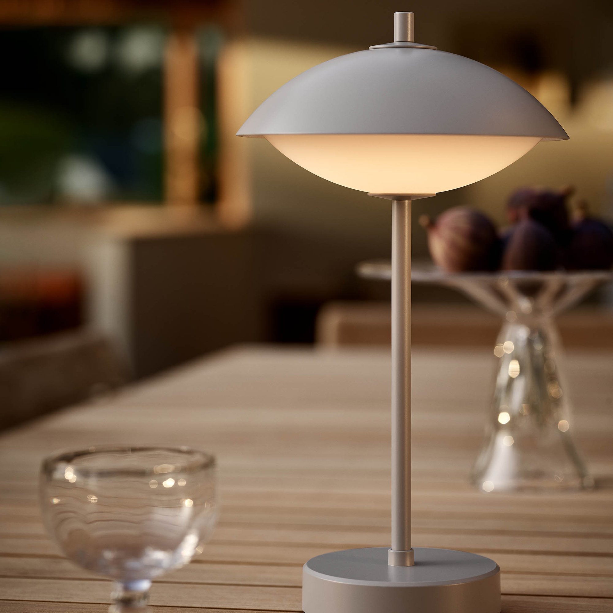 Clam Portable Lamp | Fritz Hansen | Battery Lighting - Designer 