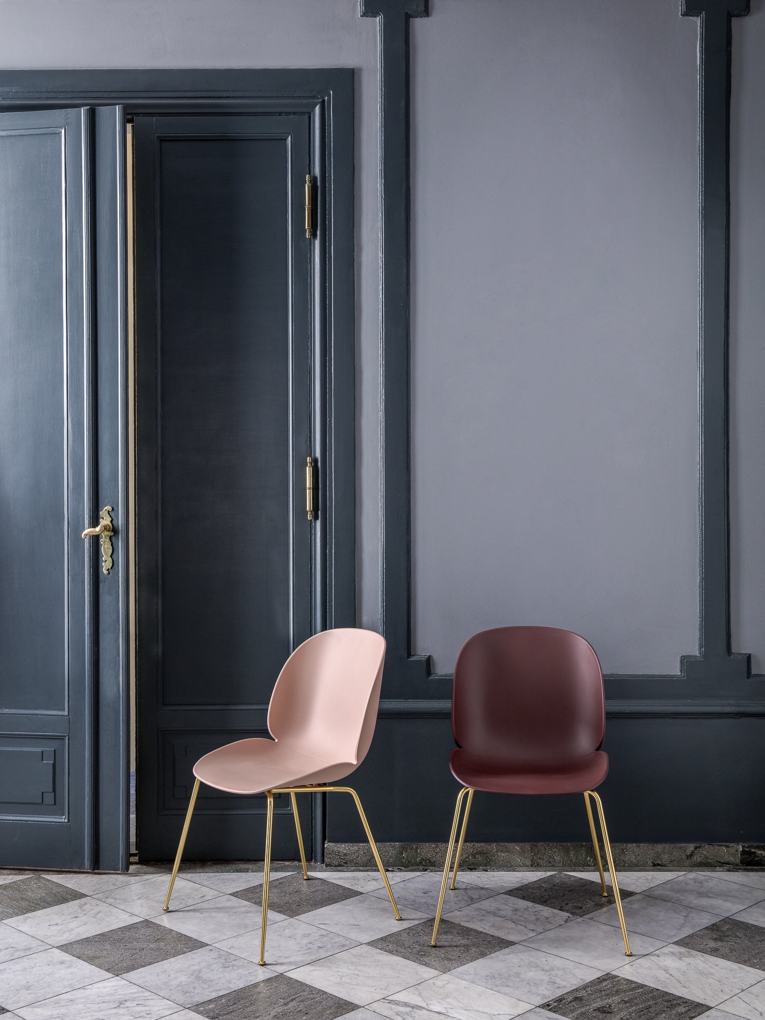 Beetle Dining Chair, Sweet pink, Charcoal black | Gubi | Dining