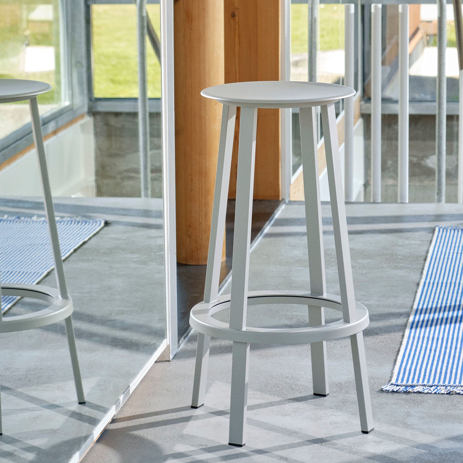 HAY REVOLVER BAR STOOL / HIGH グレイ スカイグレー HAY - Revolver Bar stool | Connox