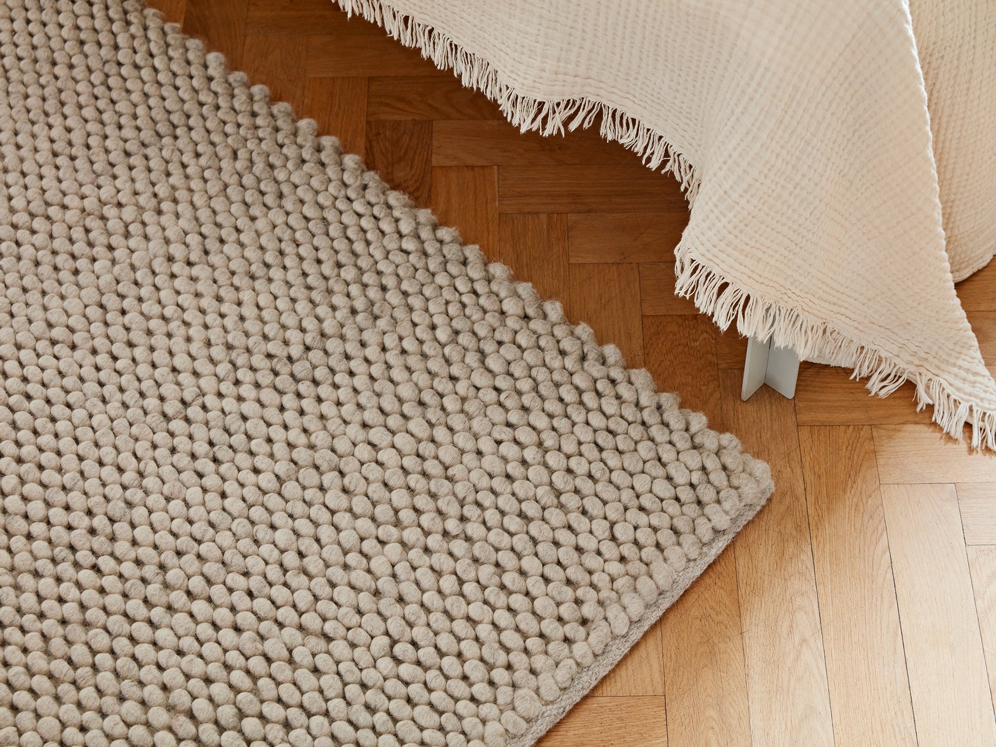 Peas Rug, L 140 x W 80 cm, Soft grey | Hay | Rugs - Designer