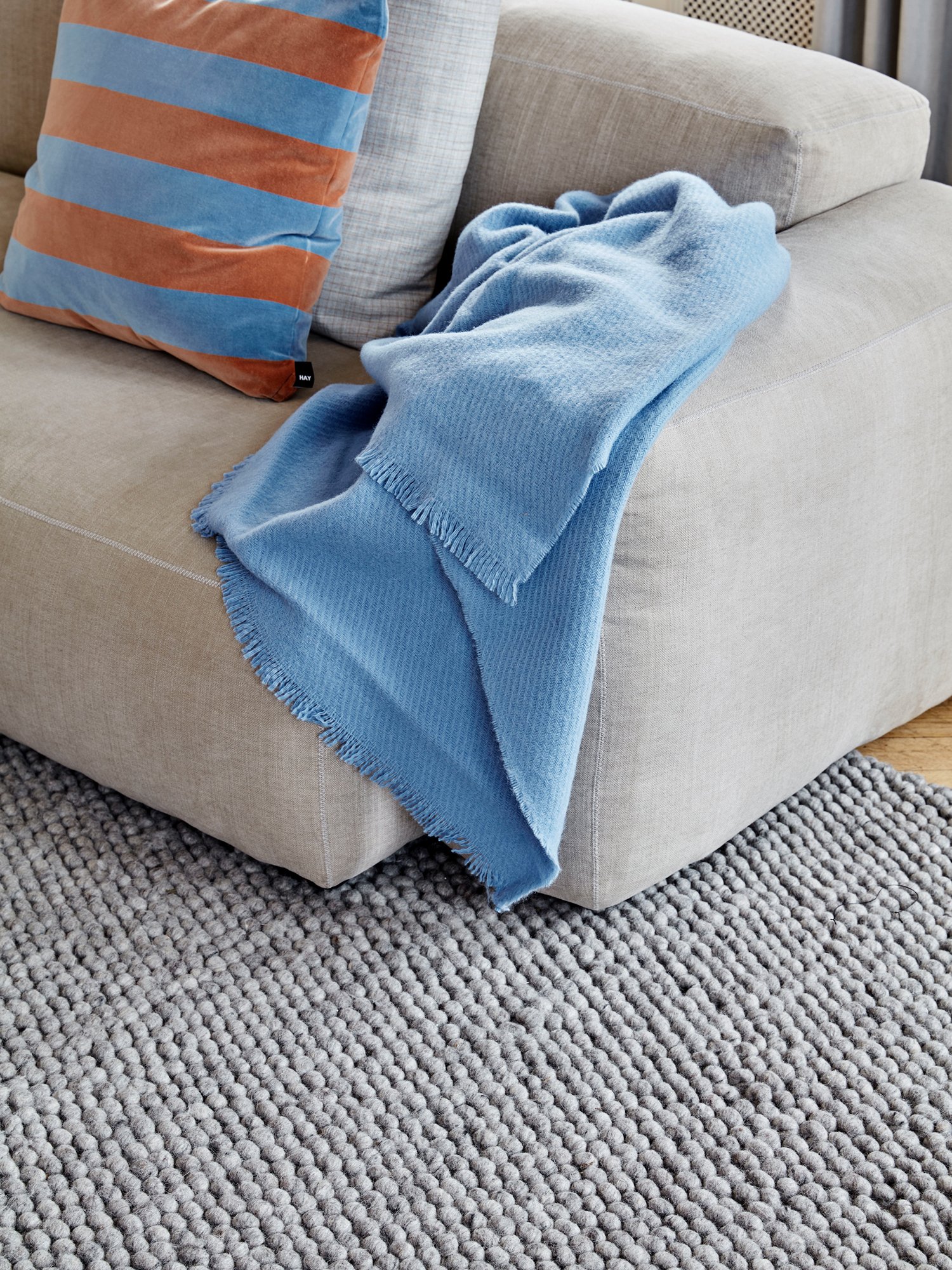 Peas Rug, L 140 x W 80 cm, Soft grey | Hay | Rugs - Designer