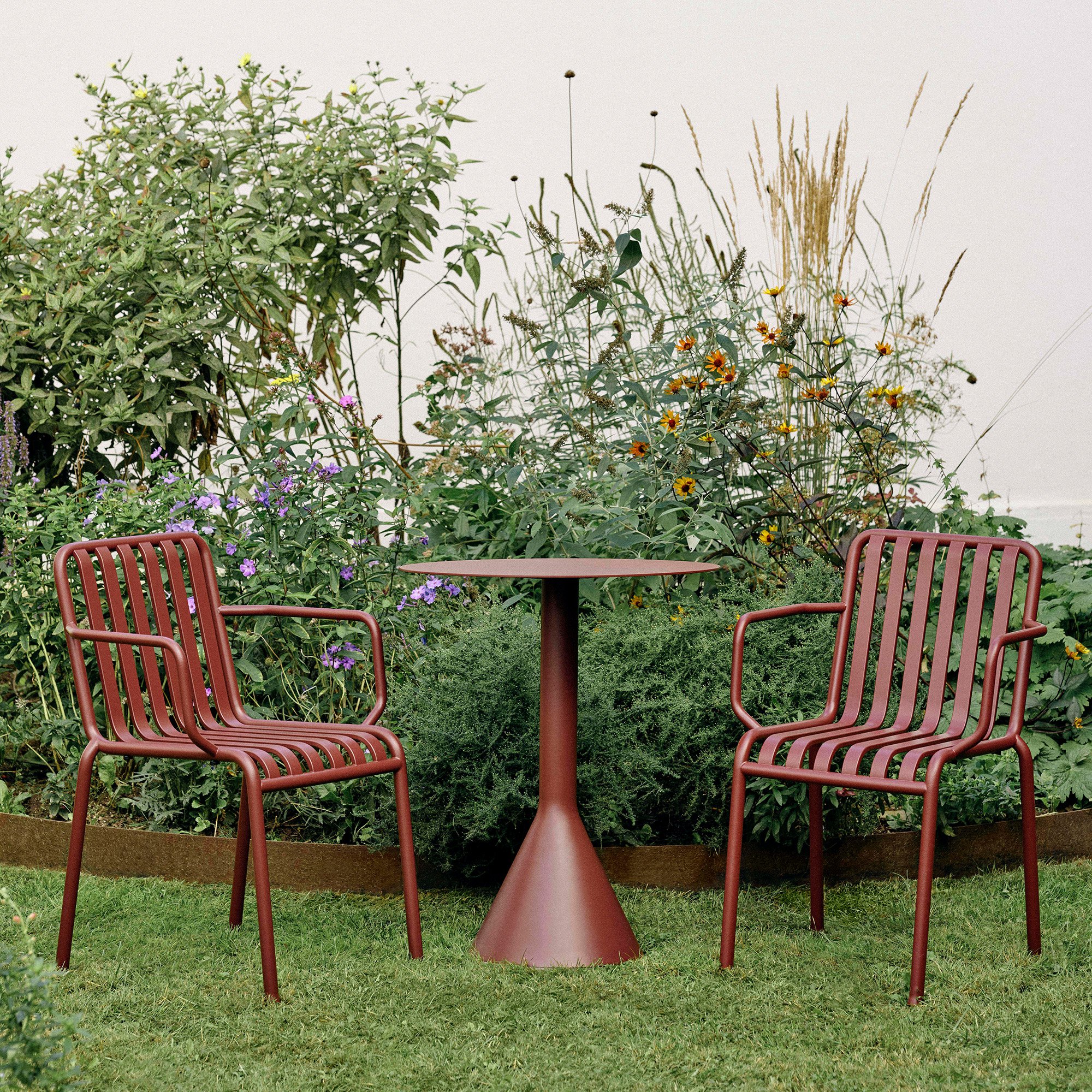 Palissade Cone Table, Ø 90 x H 74, Cream white | Hay | Garden
