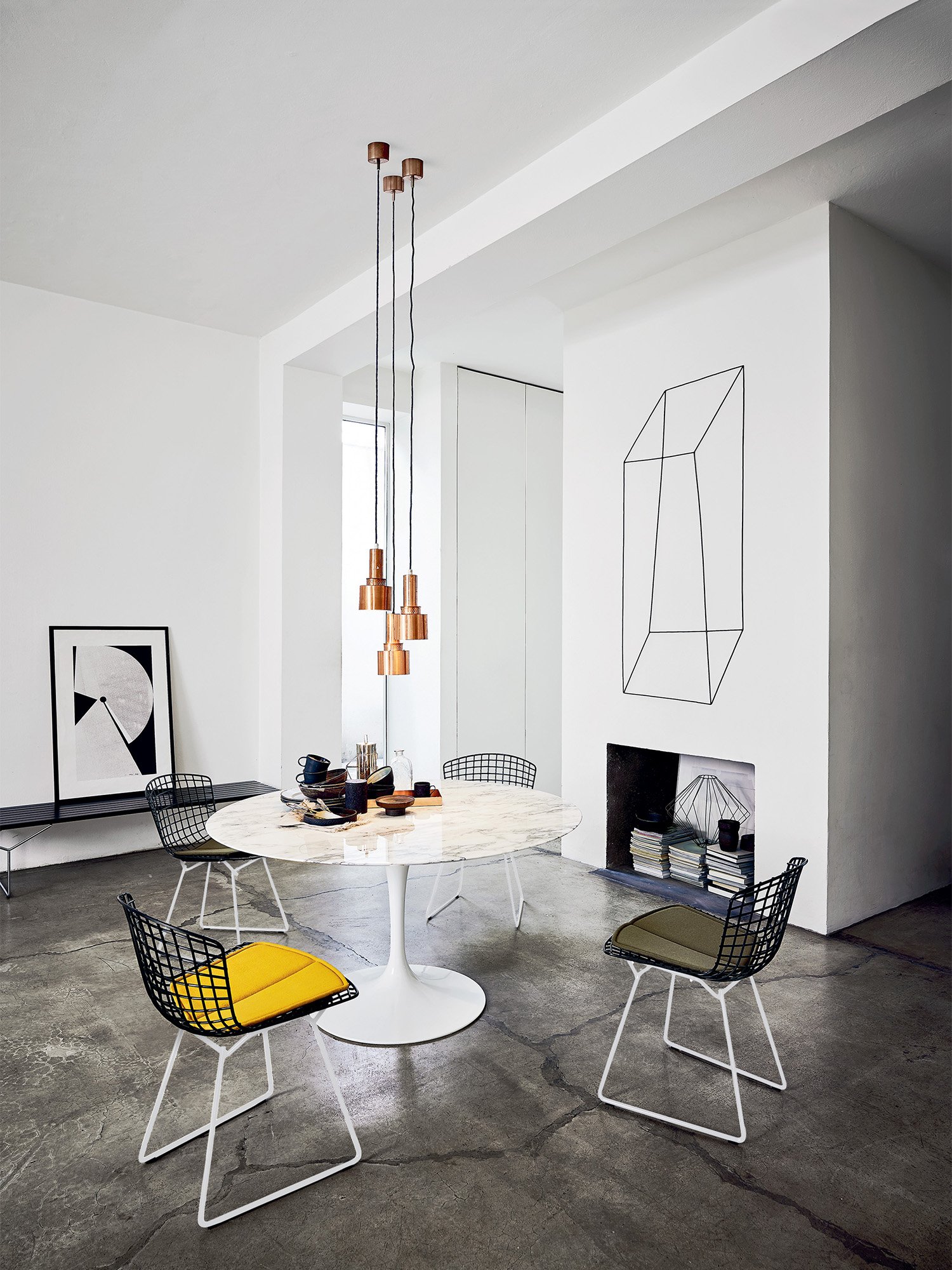 Saarinen Round Dining Table, 120 cm, White, Laminate white