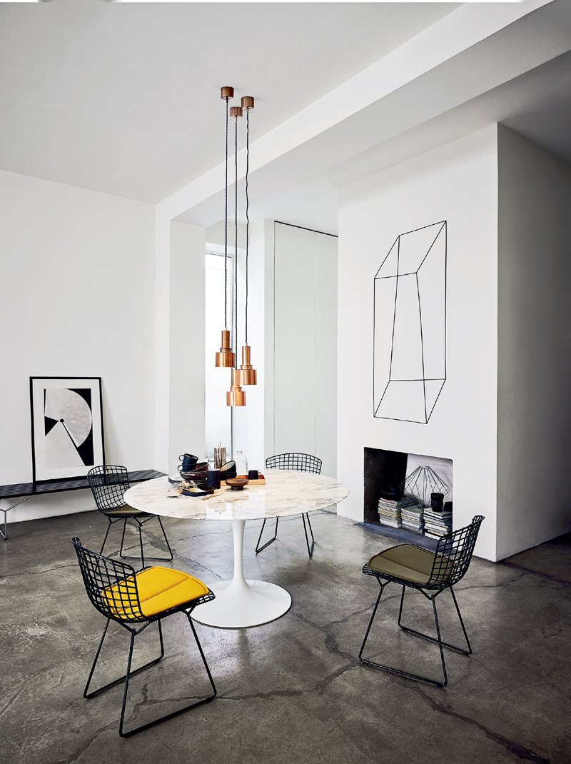Bertoia Chair, Black, Vinyl white