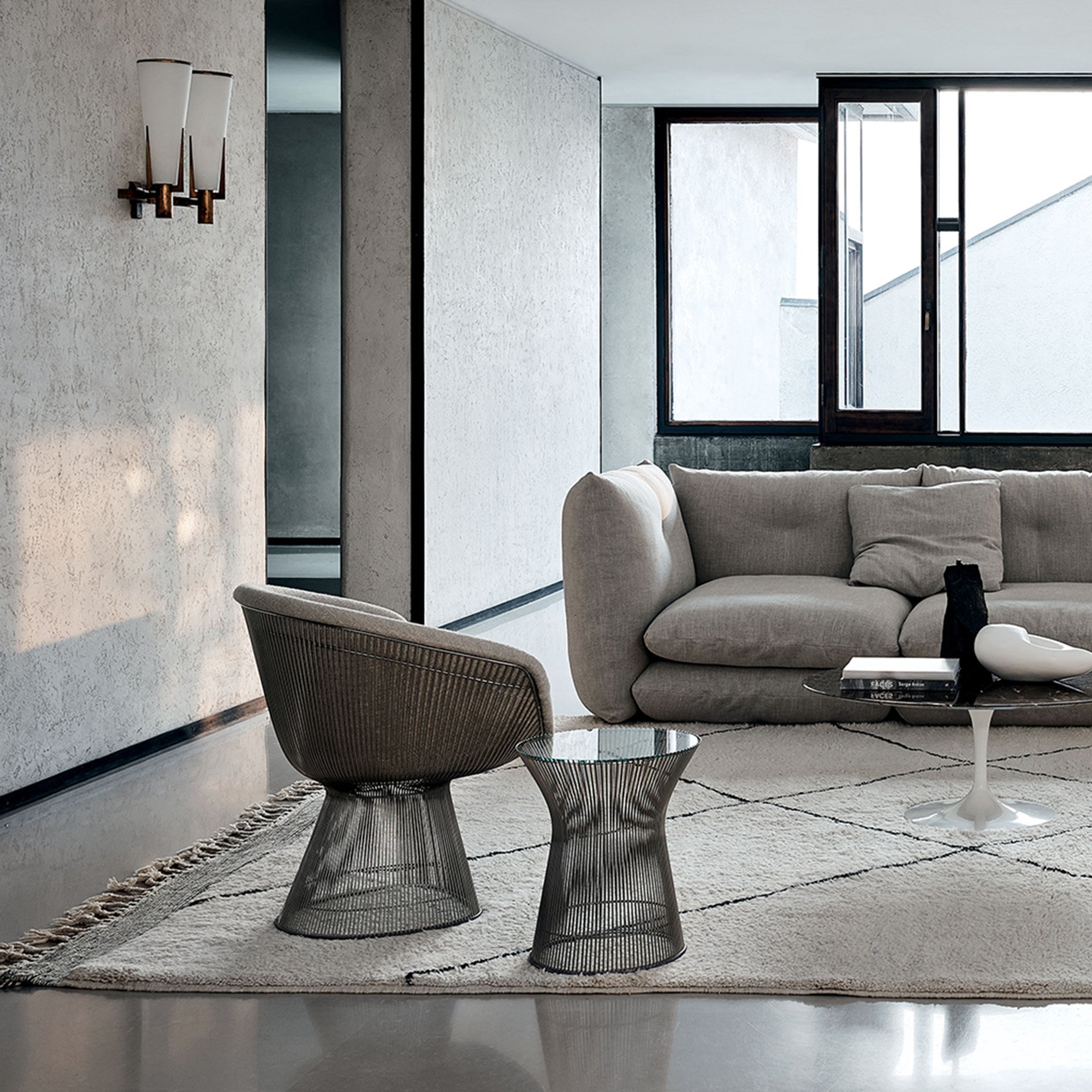 Platner Side Table, Bronze, metallic, Bronzed glass | Knoll
