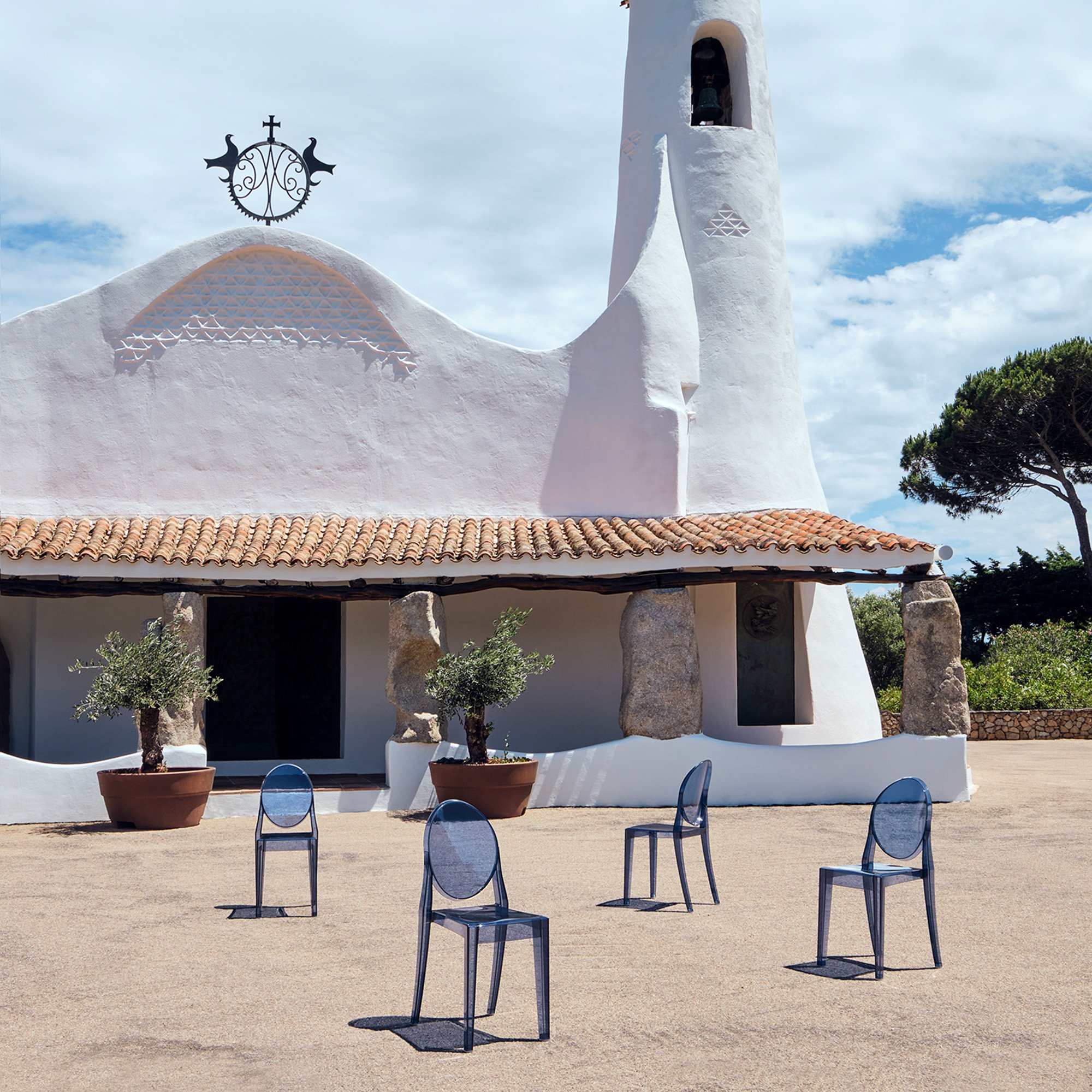 Victoria Ghost Chair, Transparent, Amber | Kartell | Dining Room